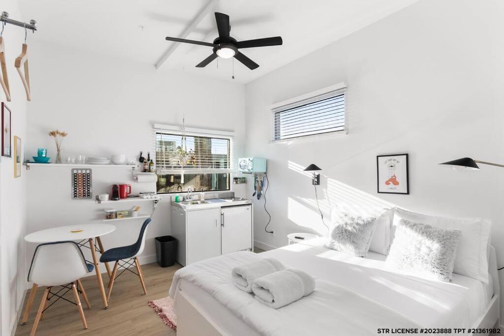 Micro Studio With Balcony & Pool View - Walk To Ot Scottsdale Exteriör bild