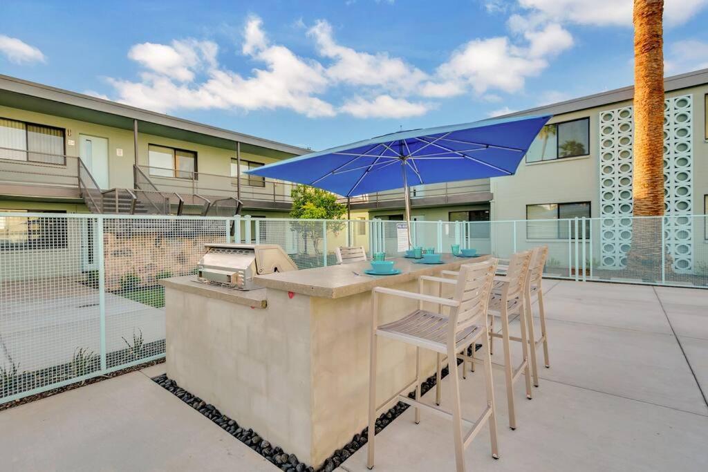 Micro Studio With Balcony & Pool View - Walk To Ot Scottsdale Exteriör bild