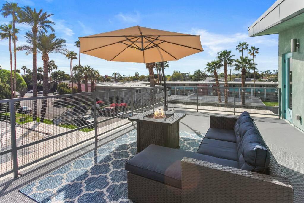 Micro Studio With Balcony & Pool View - Walk To Ot Scottsdale Exteriör bild